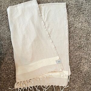 La’Hammam Throw Blanket